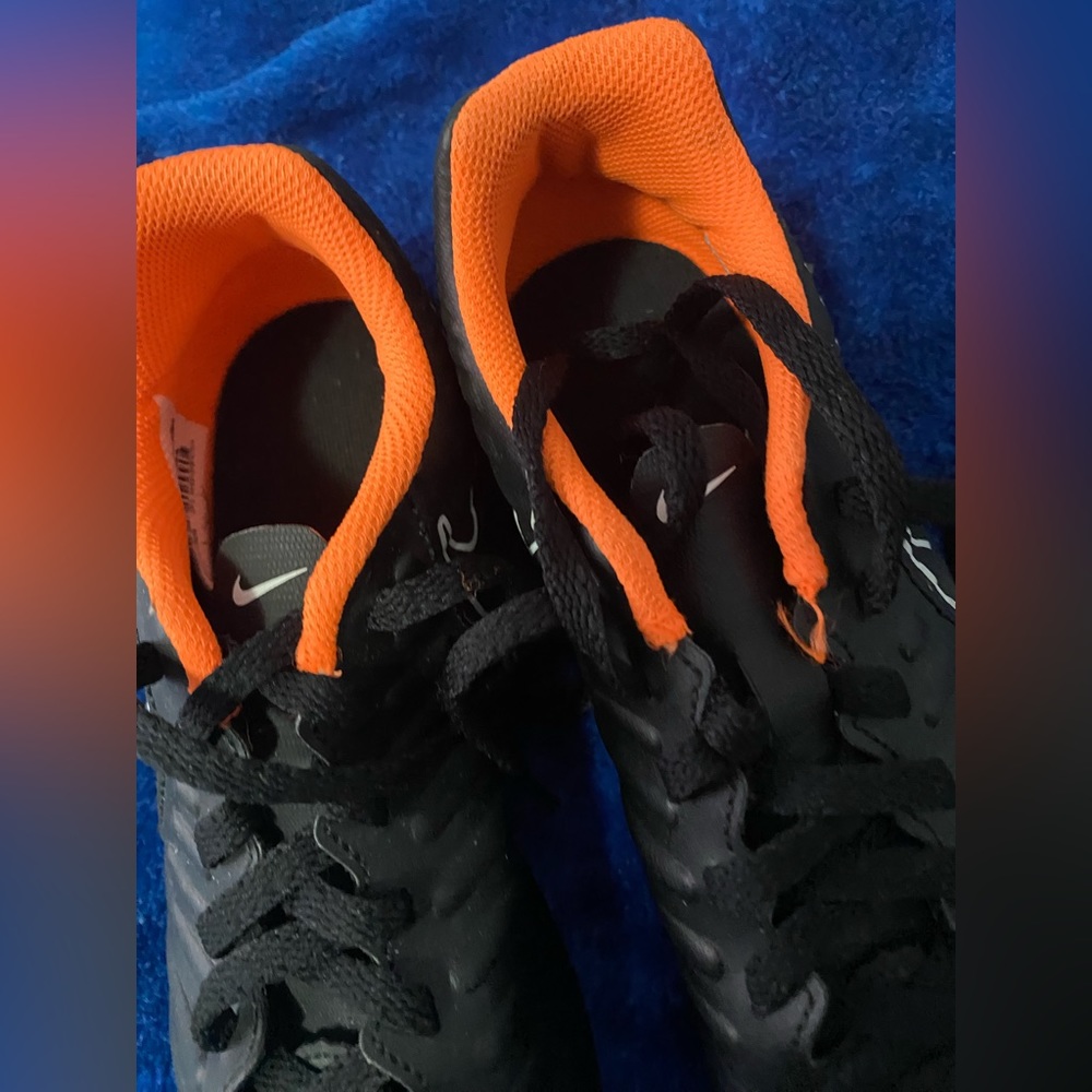 Nike Tiempo soccer cleats size 2Y - Picture 7 of 8